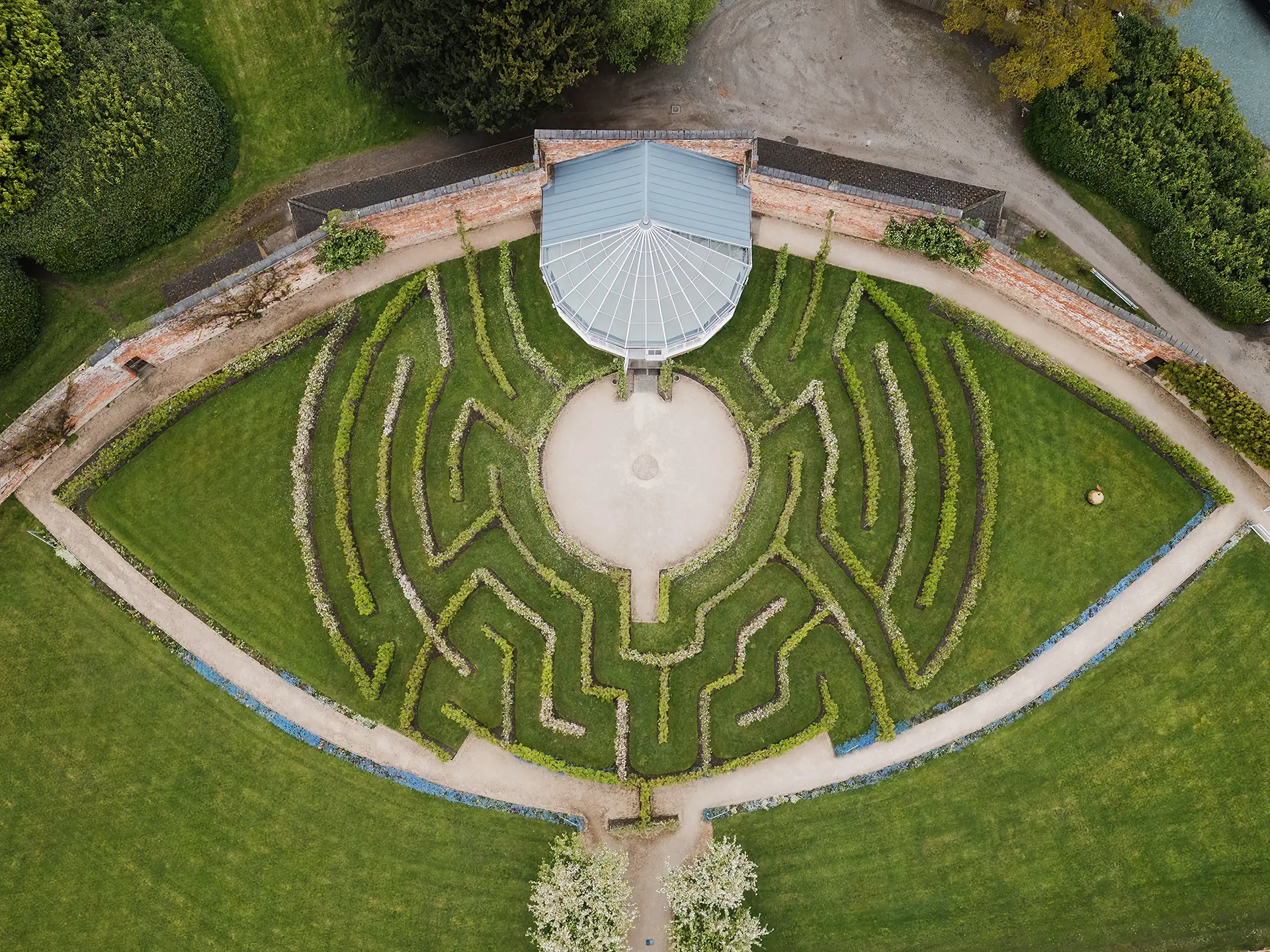 Combermere Abbey fruit maze glasshouse