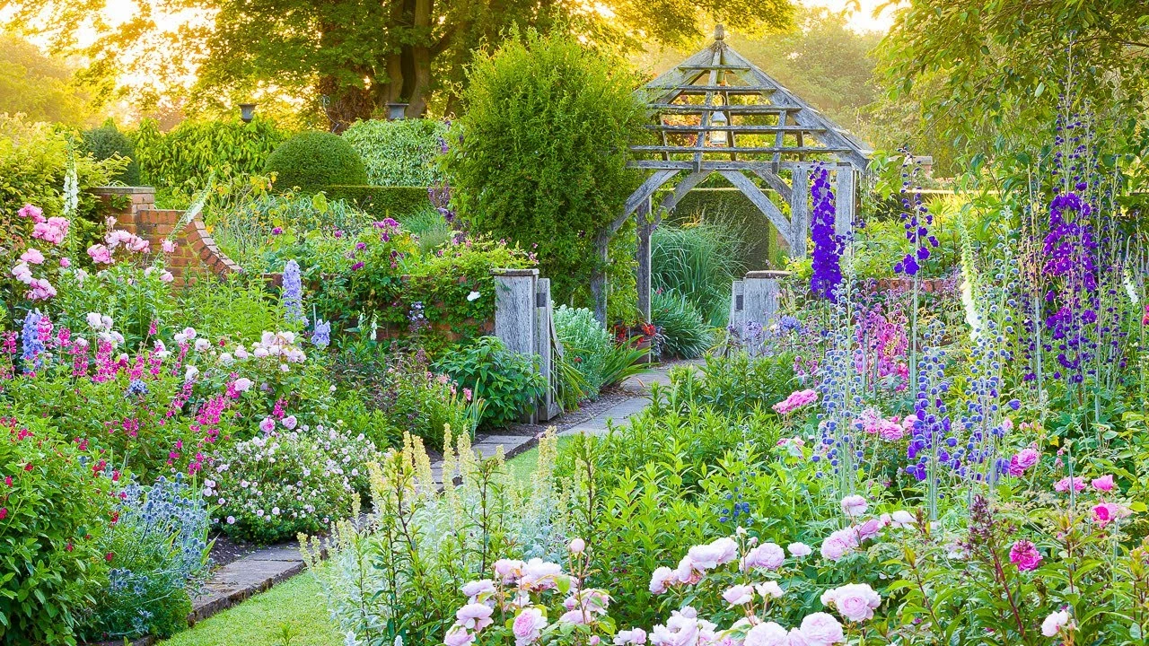 wollerton_old_hall_garden