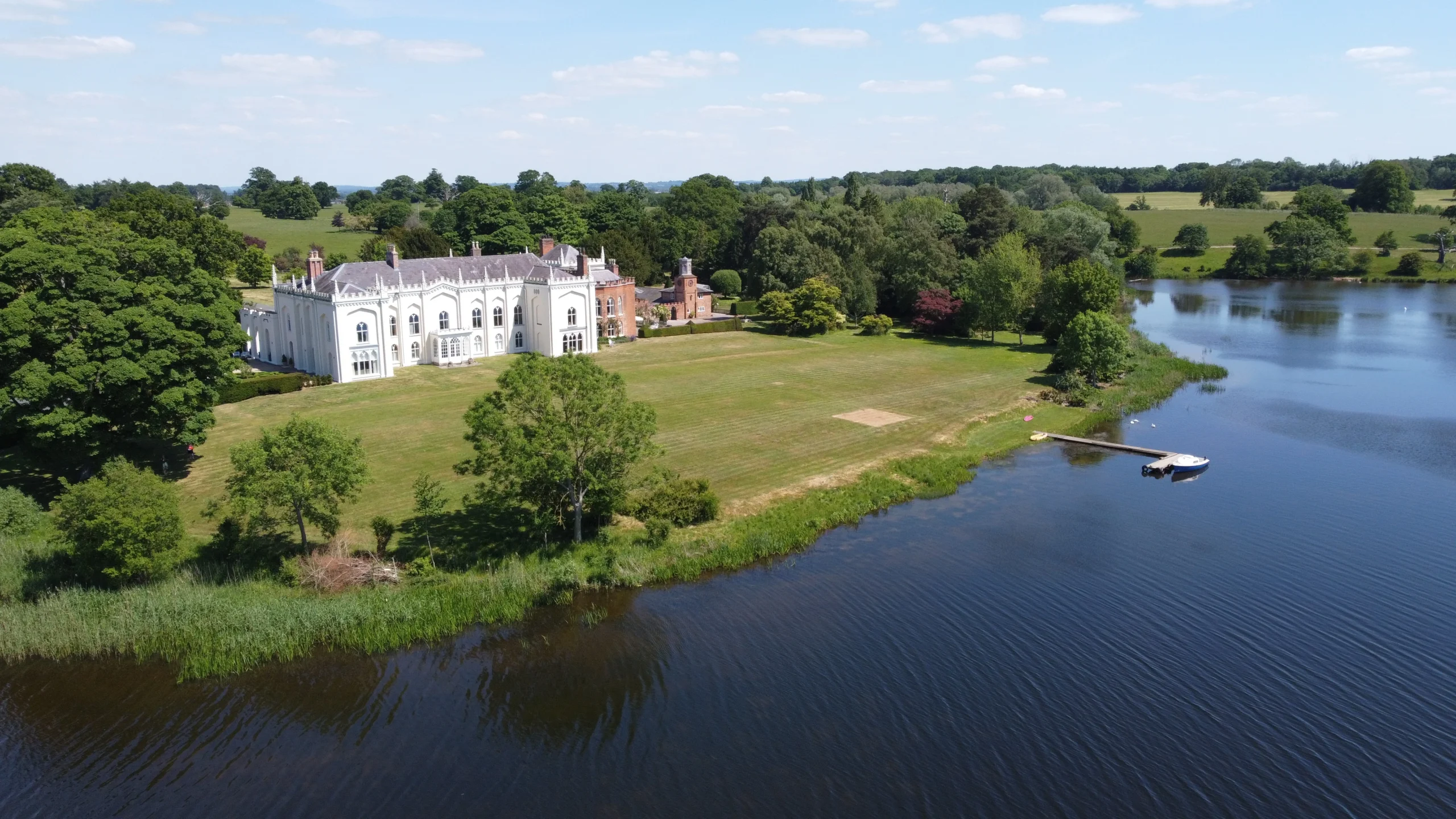 Combermere_Abbey_north_wing_mere