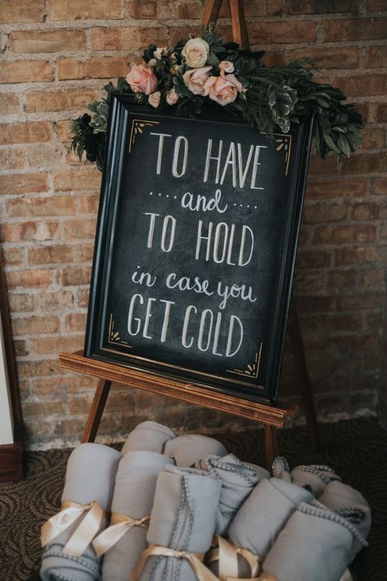 Winter wedding decor ideas - blankets